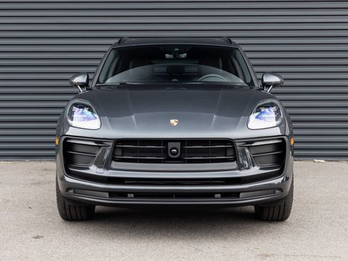 Certified 2026 Porsche Macan AWD/4WD image 7