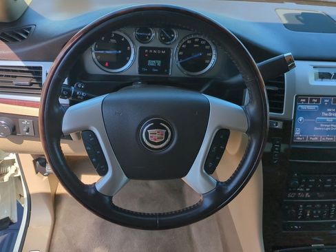 Used 2014 Cadillac Escalade Premium AWD/4WD image 11