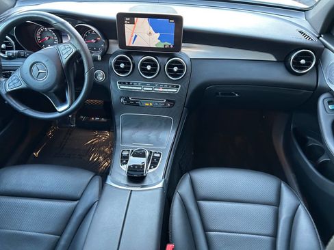 Used 2019 Mercedes-Benz GLC 300 4MATIC w/ Multimedia Package image 5