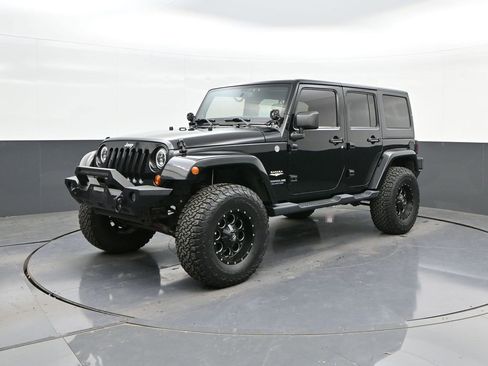 Used 2013 Jeep Wrangler Unlimited Sahara w/ Connectivity Group image 10
