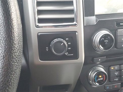 Used 2015 Ford F150 Lariat w/ Equipment Group 501A Mid image 21