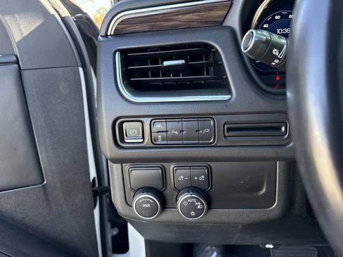 Used 2022 Chevrolet Suburban LT image 35