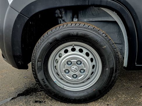 Used 2025 RAM ProMaster 2500 w/ Convenience Group image 13