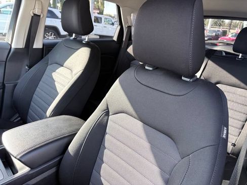 Used 2023 Ford Edge SE w/ Black Appearance Package AWD/4WD image 10