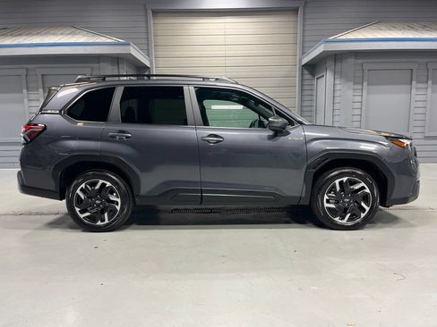 Used 2026 Subaru Forester Premium AWD/4WD image 9
