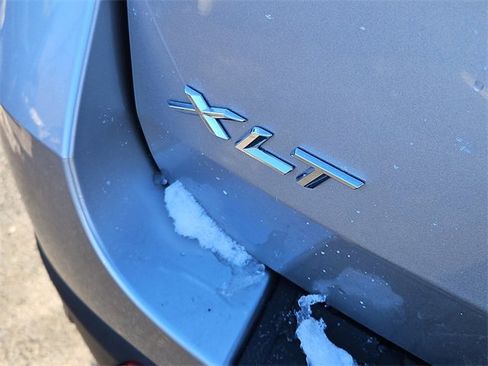 Used 2022 Ford Explorer XLT w/ Equipment Group 202A image 12