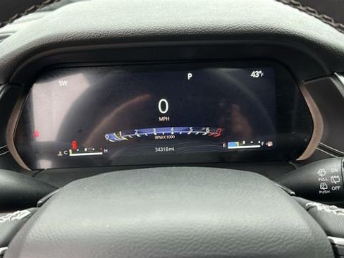 Used 2023 Jeep Grand Cherokee Altitude image 15