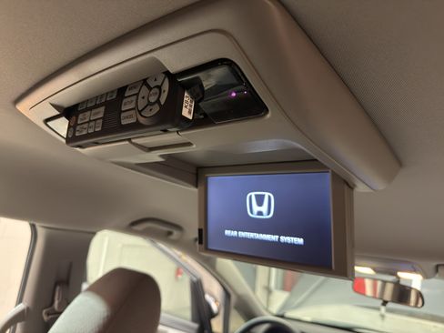 Used 2017 Honda Odyssey SE image 23
