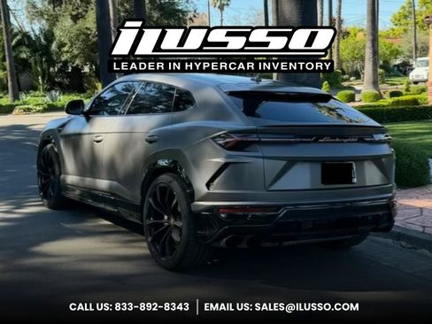 Used 2022 Lamborghini Urus AWD/4WD image 1