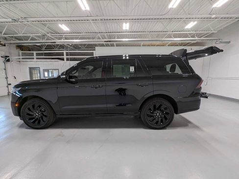 Certified 2025 Lincoln Navigator Reserve w/ Jet Appearance Package AWD/4WD image 12