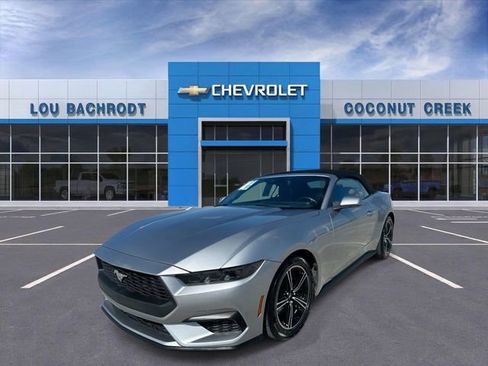 Used 2025 Ford Mustang Premium image 4