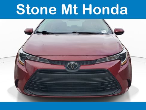 Used 2023 Toyota Corolla LE image 2