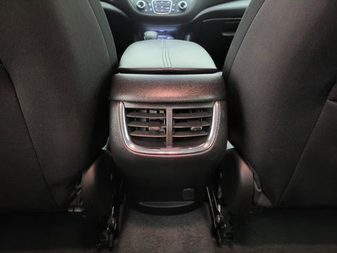 Used 2025 Chevrolet Malibu LT image 40