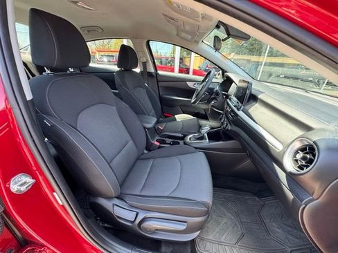 Used 2023 Kia Forte LXS FWD image 11