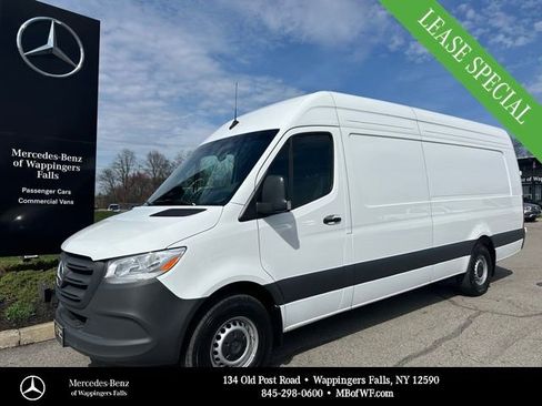 Used 2026 Mercedes-Benz Sprinter 2500 image 1