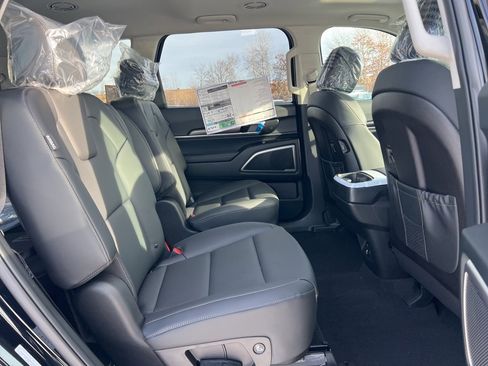 New 2025 Kia Telluride S image 14