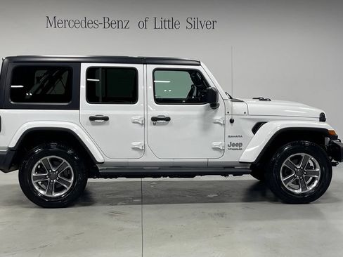 Used 2019 Jeep Wrangler Unlimited Sahara AWD/4WD image 7