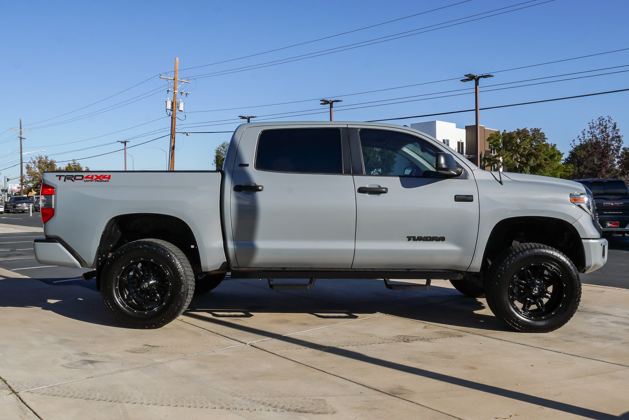Used 2018 Toyota Tundra SR5 AWD/4WD image 9