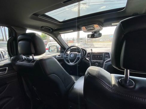 Used 2018 Jeep Grand Cherokee Limited image 15