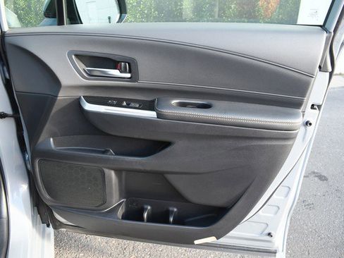 Used 2025 Toyota Sienna XLE Woodland Edition image 24