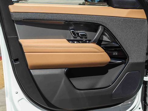 New 2026 Land Rover Range Rover Sport SE AWD/4WD image 21