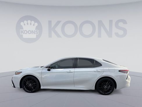 Used 2023 Toyota Camry XSE FWD image 2