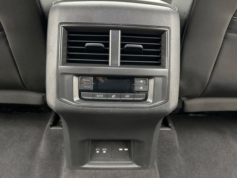 Used 2023 Volkswagen Atlas SE image 20