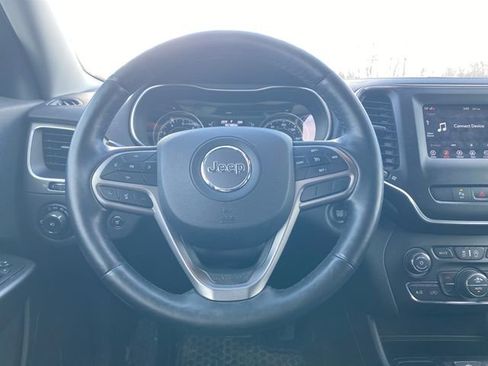 Used 2019 Jeep Cherokee Latitude Plus w/ Comfort/Convenience Group image 14