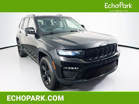 Used 2023 Jeep Grand Cherokee Limited w/ Black Appearance Package AWD/4WD image 1