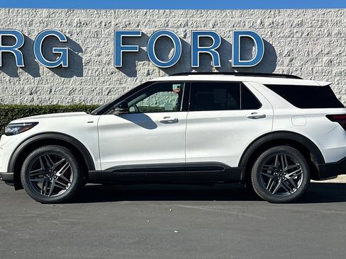 New 2026 Ford Explorer ST-Line w/ ST-Line Street Pack image 7