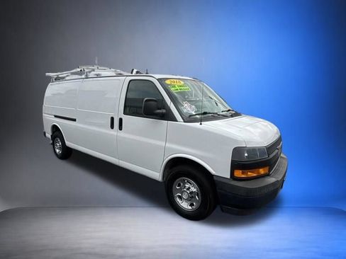 Used 2018 Chevrolet Express 3500 Extended w/ Driver Convenience Package RWD image 8