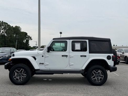 Used 2026 Jeep Wrangler Unlimited Sahara AWD/4WD image 7