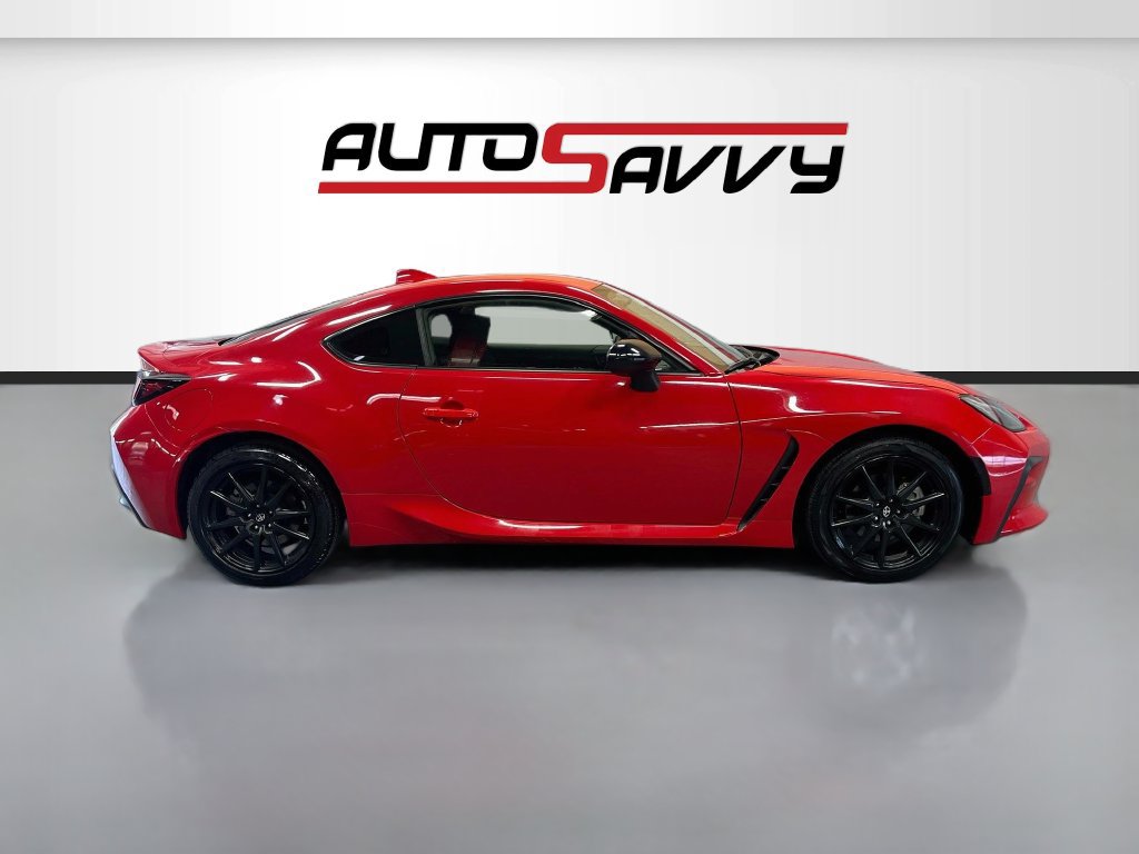 Used 2024 Toyota GR86 RWD image 8