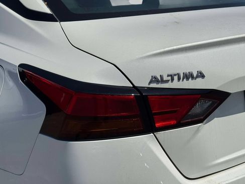 Certified 2025 Nissan Altima 2.5 SR FWD image 10