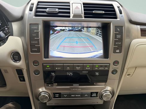 Used 2018 Lexus GX 460 Premium AWD/4WD image 13