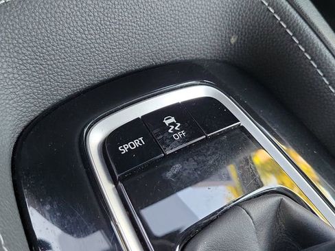 Used 2021 Toyota Corolla SE FWD image 25