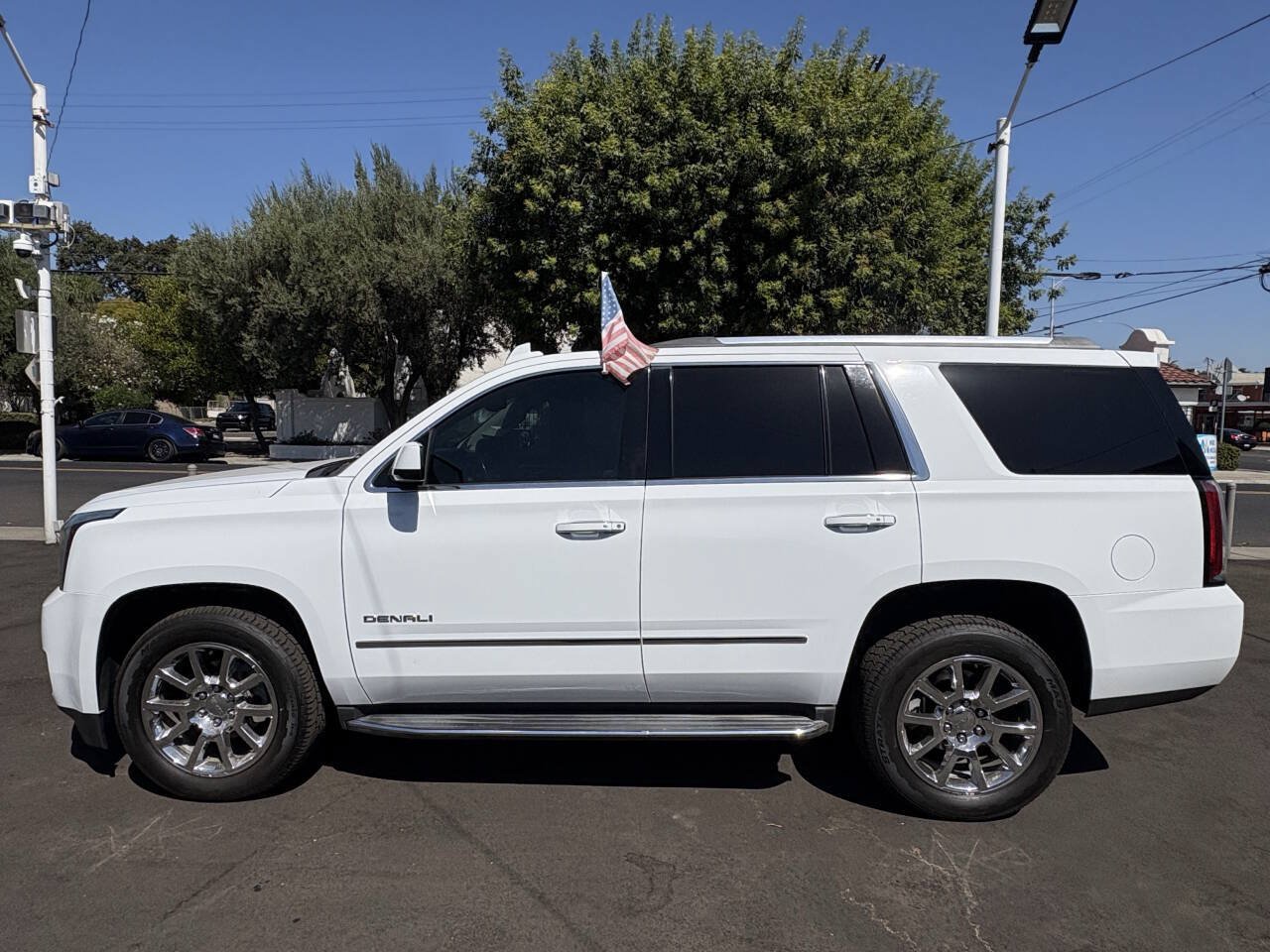 Used 2018 GMC Yukon Denali AWD/4WD image 6
