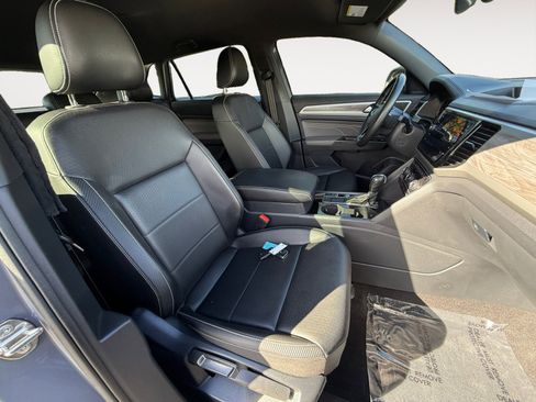 Used 2022 Volkswagen Atlas Cross Sport SE image 19