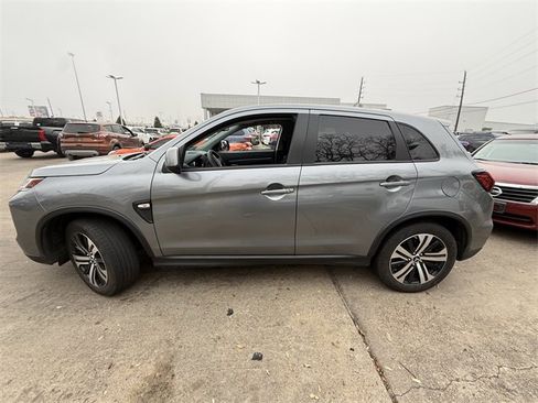 Used 2025 Mitsubishi Outlander Sport ES image 8