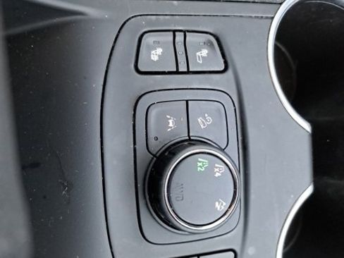 Used 2020 GMC Terrain SLT image 22