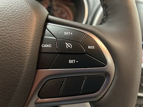 Used 2022 Jeep Cherokee Latitude Lux w/ Sun & Sound Group image 22