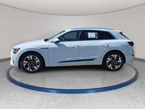 Used 2021 Audi e-tron Premium w/ Towing Package AWD/4WD image 5