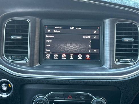 Used 2018 Dodge Charger SXT RWD image 21