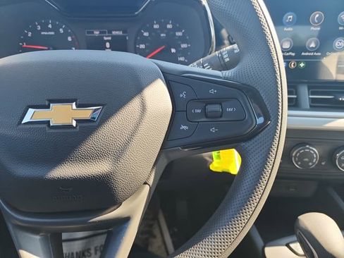 New 2026 Chevrolet Trax LS w/ LS Convenience Package FWD image 20
