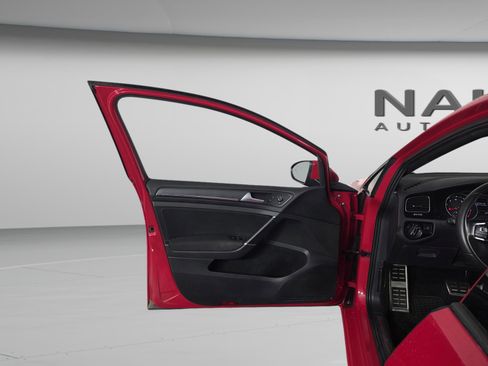 Used 2020 Volkswagen Golf S image 24