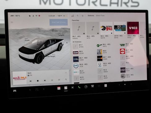 Used 2024 Tesla Cybertruck AWD Crew Cab image 27