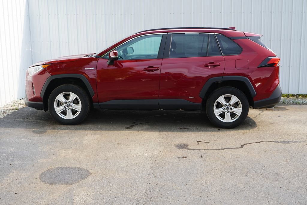 Used 2019 Toyota RAV4 XLE w/ Convenience Package AWD/4WD image 3