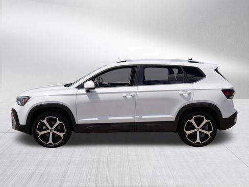 Certified 2025 Volkswagen Taos SEL AWD/4WD image 4