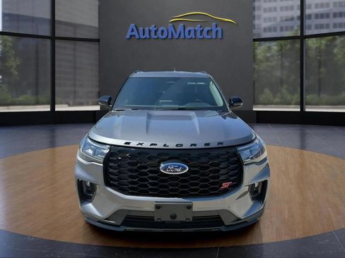 Used 2025 Ford Explorer ST-Line w/ ST-Line Street Pack AWD/4WD image 3