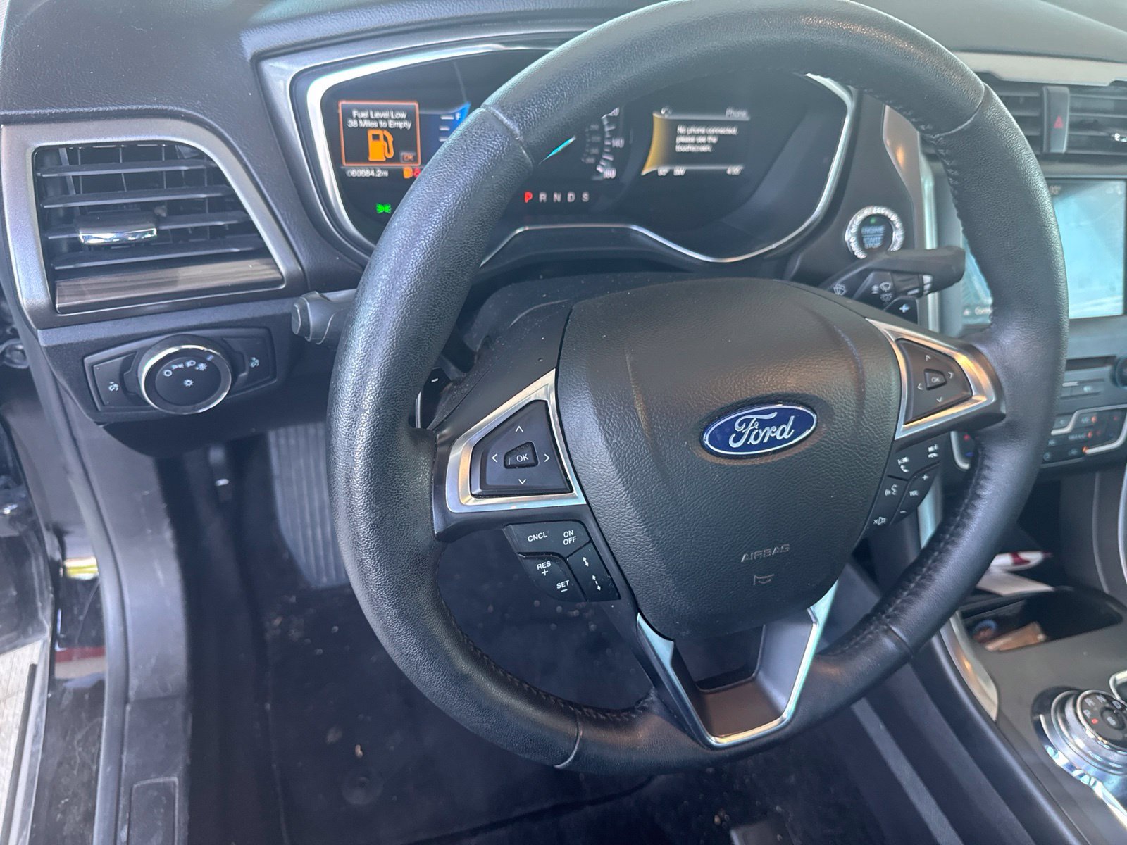Used 2018 Ford Fusion SE w/ Fusion SE Technology Package FWD image 9